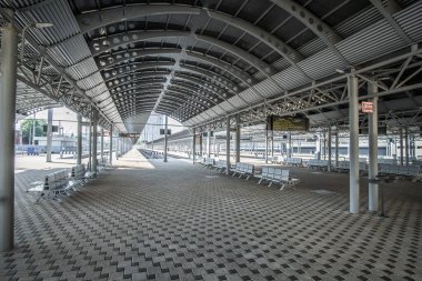 Kyiv, Ukrayna - 27 Mayıs 2020: Coronavirus karantinası nedeniyle Kiev 'deki boş merkez tren istasyonu