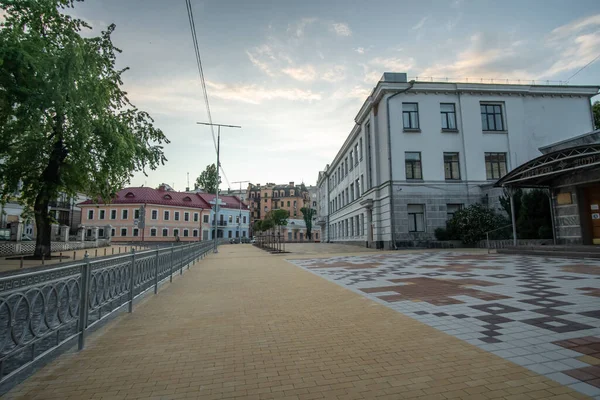 Leere Straße Zentrum Der Osteuropäischen Stadt Kiew Der Abenddämmerung — Stockfoto