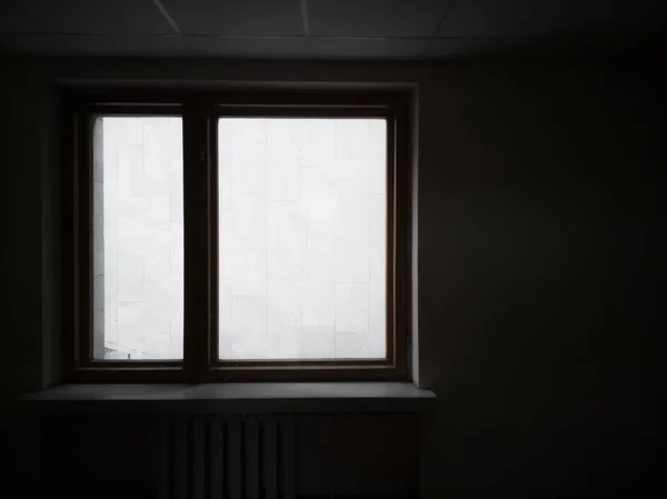 Window Overlooking Wall Silhouette Window Dark Interrior Which Wall Visible — Stock Photo, Image