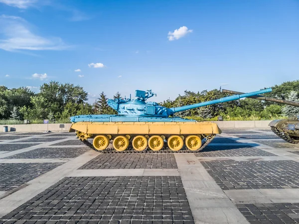 Kiev Ukraine Czerwca 2020 Ukraiński Czołg Malowany Niebiesko Żółto Czołg — Zdjęcie stockowe