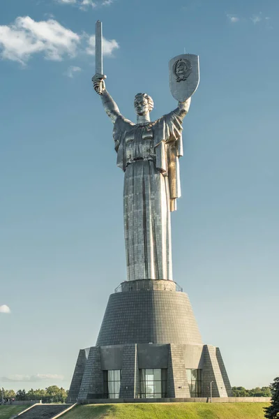 Kiev Ukraine Junho 2020 Monumento Pátria Uma Estátua Monumental Kiev — Fotografia de Stock