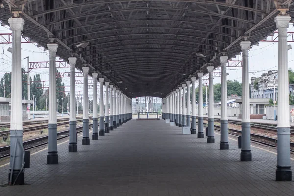 Konotop Oblast Sumy Ukraine August 2020 Leerer Bahnsteig Stil Des — Stockfoto