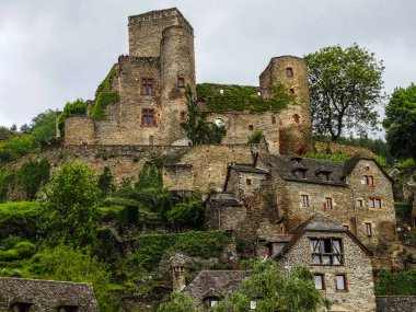 Belcastel Ortaçağ Köyü, Aveyron, Fransa
