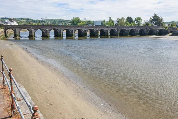Puente Medieval Sobre Río Taw Barnstaple Inglaterra Conocido Como Puente Imagen De Stock