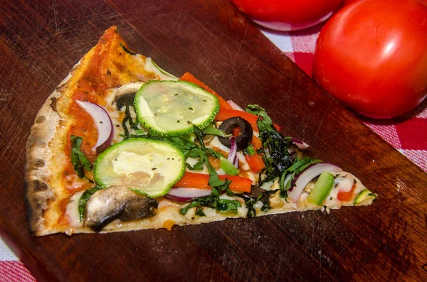 Pizza Artigianale Piatto Legno — Foto Stock