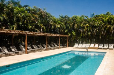 VIP yüzme havuzu alanı Meksika Karayipler tatil köyü