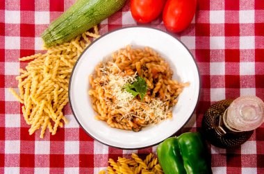 Antipasti Gemelli alla arrabbiata özel bir restoranda