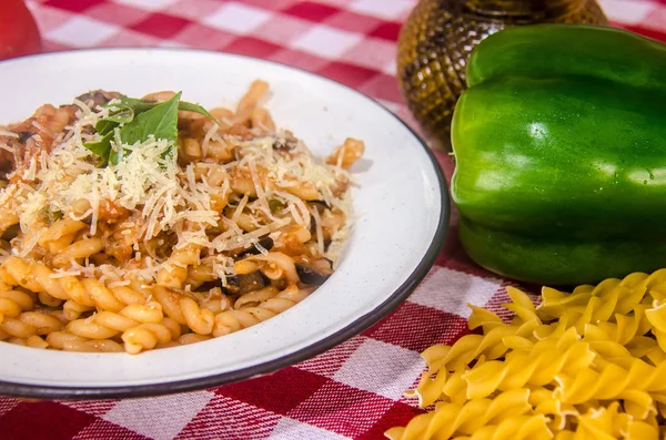 Antipasti Gemelli alla arrabbiata özel bir restoranda