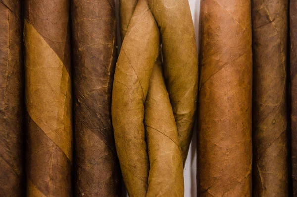 Sigaro Artigianale Base Foglie Tabacco — Foto Stock