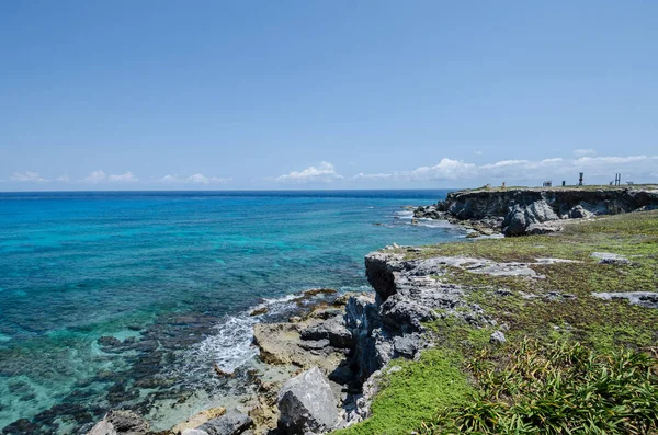 kayalıkların gelen Karayip Denizi manzaralı manzara
