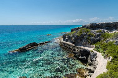 Punta Sur, Isla Mujeres 'te Karayip Okyanusu 'nun doğal manzarası