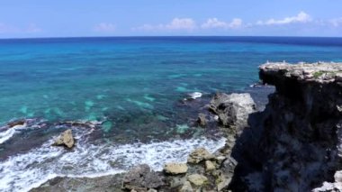 Punta Sur kayalıkları 'ndan Isla Mujeres 'in doğal manzarası