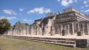 Chichen Itza'daki Savaşçılar Tapınağı