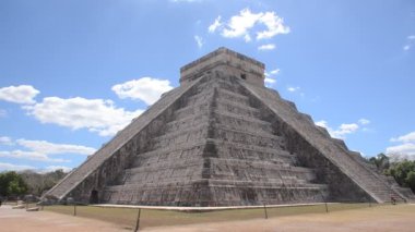 Kukulkcan castle at Chichen Itza