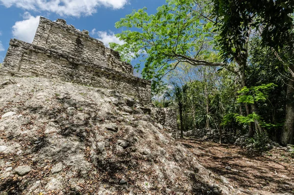 Muyil sítio arqueológico em Quintana Roo, México — Fotografia de Stock