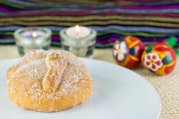 Παραδοσιακό μεξικάνικο "pan de muerto" της ημέρας των νεκρών celeb — Φωτογραφία Αρχείου