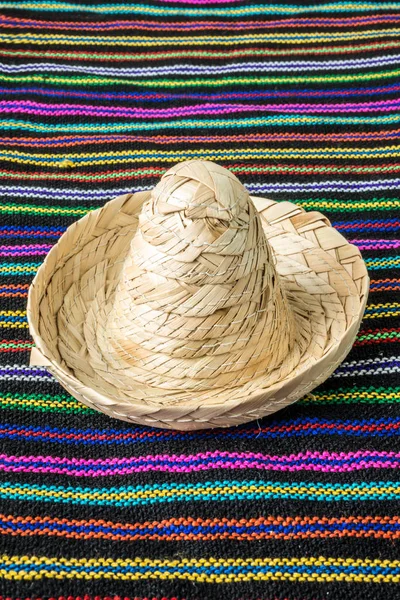 Chapéu revolucionário mexicano artesanal pequeno — Fotografia de Stock