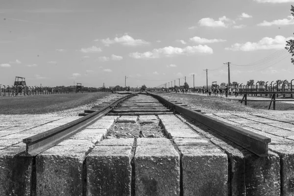 Kapı Birkenau Ölüm Dağıtım Platformu Raylar Auschwitz Birkenau Toplama Kampında — Stok fotoğraf