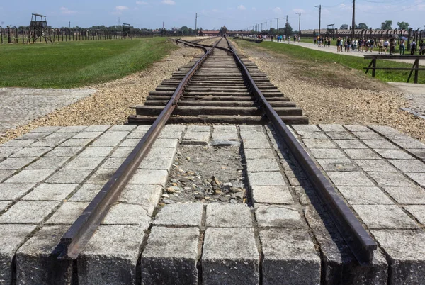 Kapı Birkenau Ölüm Dağıtım Platformu Raylar Auschwitz Birkenau Toplama Kampında — Stok fotoğraf