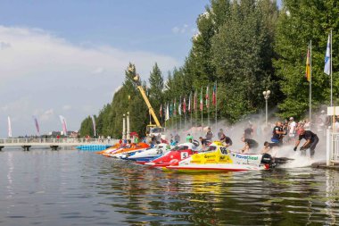 Ternopil, Ukrayna - 25-26 Ağustos 2018: Uim Dünya Şampiyonası 2018 Ternopil hidro Gp. su motor sporları. Formula-1 su. Su üzerinde yarış. 