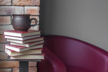 Üniversite ve okul eğitim. Kaynakça. Ana sınıfları ve dersler. Sınav Koleji oturumunda. Bir okul ve üniversite öğrencileri için kitap yığını. Akademik planı.