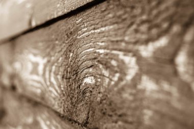 Ahşap arka plan. Ağaç yapısı. Malzeme marangoz. Eski kurulları doku. Pütürlü yüzeyi. İç tasarım öğesi. Rustik tarzı. Kırmızı ağaç.