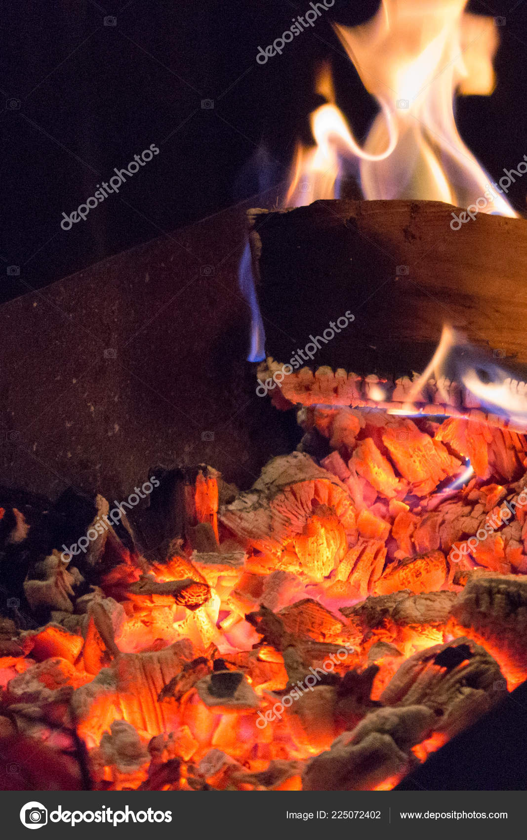 Make Fire Heat Embers Hot Coal Fire Barbecue Barbecue Burn Stock Photo Image By C Larysas 225072402