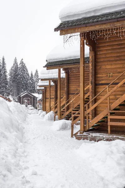 Chalet Estación Esquí Casa Madera Complejo Bukovel Ucrania Cabañas Dos —  Fotos de Stock
