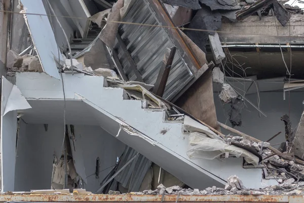 Edificio Destruido Reconstrucción Construcción Gran Escala Las Ruinas Planta Basura —  Fotos de Stock