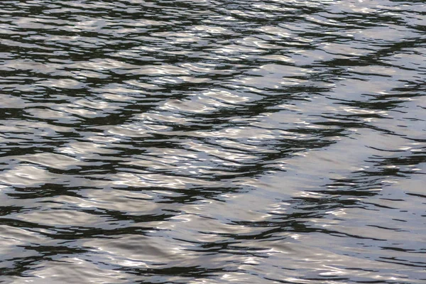 Wasseroberfläche Die Textur Der Wellen Blendung Auf Der Wasseroberfläche Maritimen — Stockfoto