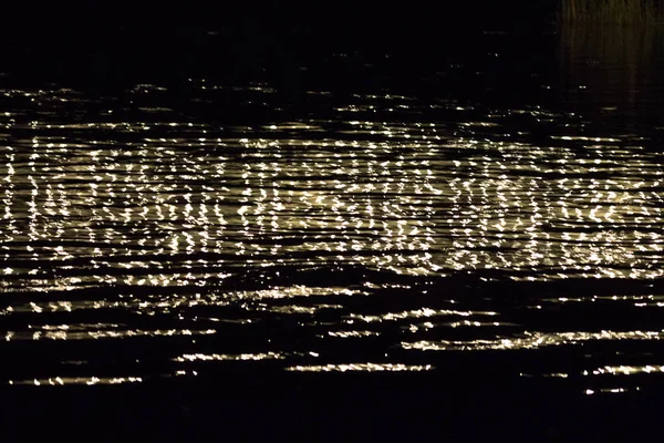 Yüzeyi Dalgaların Dokusu Suyun Yüzeyinde Parlama Deniz Arka Planı Sakin — Stok fotoğraf