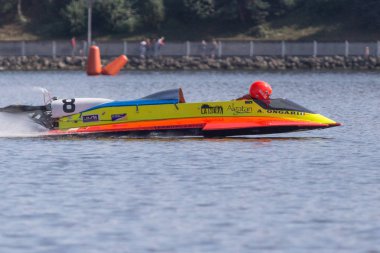 Ternopil/Ukrayna - 26.08.2019 2019. Dünya Motorbot Şampiyonası. F-125, F-250 ve F-500 sınıflarında su formülü. Motorlu tekne yarışı. Hız rekabeti. Hızlı motorlu tekne.