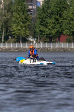 Ternopil/Ukrayna - 26.08.2019 2019. Dünya Motorbot Şampiyonası. F-125, F-250 ve F-500 sınıflarında su formülü. Motorlu tekne yarışı. Hız rekabeti. Hızlı motorlu tekne.