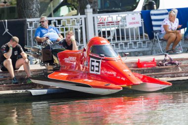 Ternopil/Ukrayna - 26.08.2019 2019. Dünya Motorbot Şampiyonası. F-125, F-250 ve F-500 sınıflarında su formülü. Motorlu tekne yarışı. Hız rekabeti. Hızlı motorlu tekne.