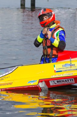 Ternopil/Ukrayna - 26.08.2019 2019. Dünya Motorbot Şampiyonası. F-125, F-250 ve F-500 sınıflarında su formülü. Motorlu tekne yarışı. Hız rekabeti. Hızlı motorlu tekne.