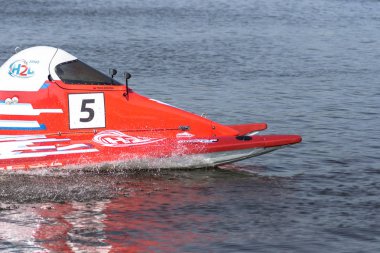 Ternopil/Ukrayna - 26.08.2019 2019. Dünya Motorbot Şampiyonası. F-125, F-250 ve F-500 sınıflarında su formülü. Motorlu tekne yarışı. Hız rekabeti. Hızlı motorlu tekne.