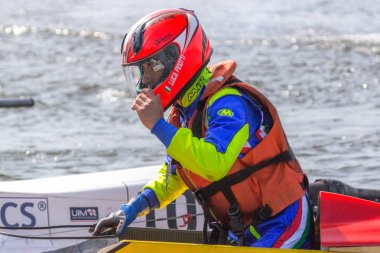 Ternopil/Ukrayna - 26.08.2019 2019. Dünya Motorbot Şampiyonası. F-125, F-250 ve F-500 sınıflarında su formülü. Motorlu tekne yarışı. Hız rekabeti. Hızlı motorlu tekne.