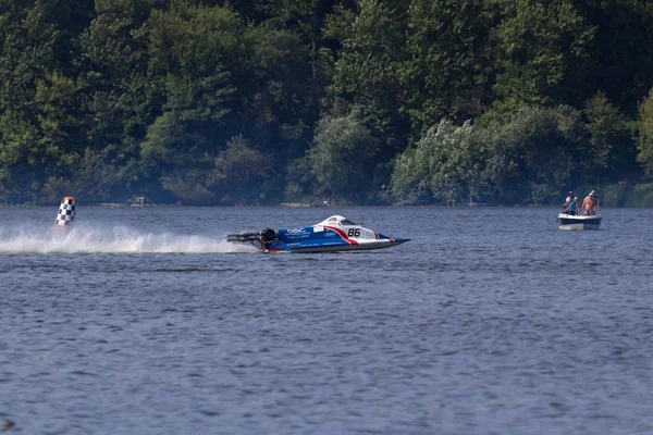 テルノピル ウクライナ 2019テルノピルハイドロGp 2019 世界モーターボート選手権クラスF 125 250とF 500の水上の式 モーターボートレース スピード競争 — ストック写真