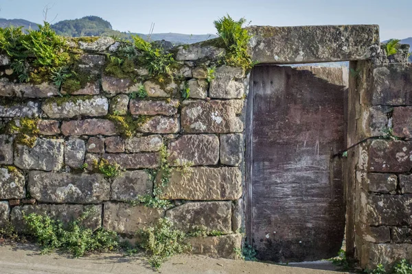 Antigua Pared Romana España Cerca Piedra Con Wicket Euro Viaje — Foto de Stock