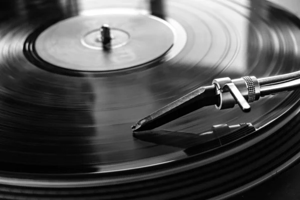 Vinyl的记录 混合控制台 在乙烯上的音轨 专业Dj 派对音乐 Vinyl Dj海报模拟媒体的音乐播放器 迪斯科风格的音乐 — 图库照片