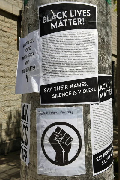 加拿大渥太华 2020年6月7日 在黑人生命问题的副业市场签署 并签署一些因种族主义而丧生的受害者的名字 两天前 该市发生了一起针对乔治 弗洛伊德谋杀案的大规模抗议活动 — 图库照片