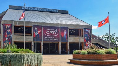 Nashville, TN, ABD - 22 Eylül 2019: The Grand Ole Opry House, country müzik ve tarihini onurlandırmaya adanmış dünyaca ünlü bir konser salonu..