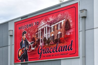 Memphis, TN, ABD - 24 Eylül 2019: Elvis 'in yer aldığı Graceland kompleksine giriş.