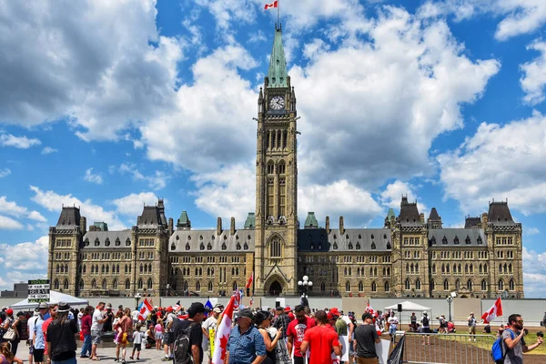 Ottawa Canadá Julio 2020 Una Multitud Mucho Más Pequeña Habitual —  Fotos de Stock