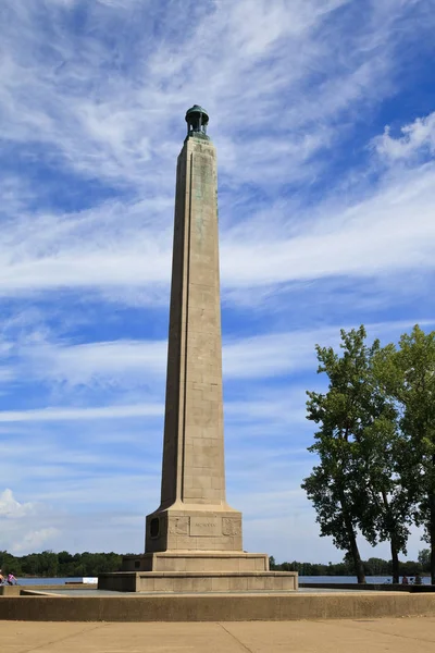 Monumento a Perry en el Parque Estatal Presque Isle — Foto de Stock