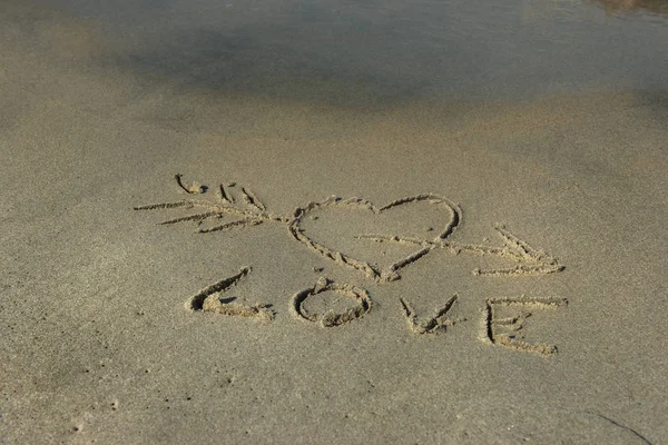 Inscription Sea Sand Heart Washes Wave Seascape Big Heart Sand — Stock Photo, Image