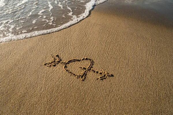 Inscription Sea Sand Heart Washes Wave Seascape Big Heart Sand — Stock Photo, Image