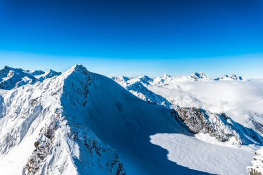 dağlarda Kayak Merkezi Sölden Avusturya - doğa ve spor arka plan