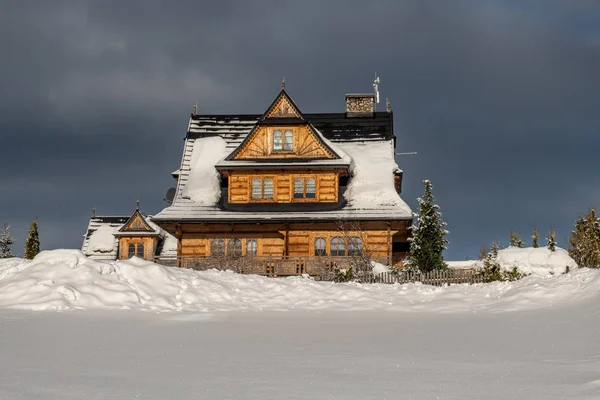 Une Maison Bordure Village Juste Avant Tempête Neige Dans Les — Photo