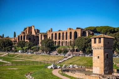 Roma, İtalya 'daki Circus Maximus ve Palatine Hill sarayının kalıntıları.